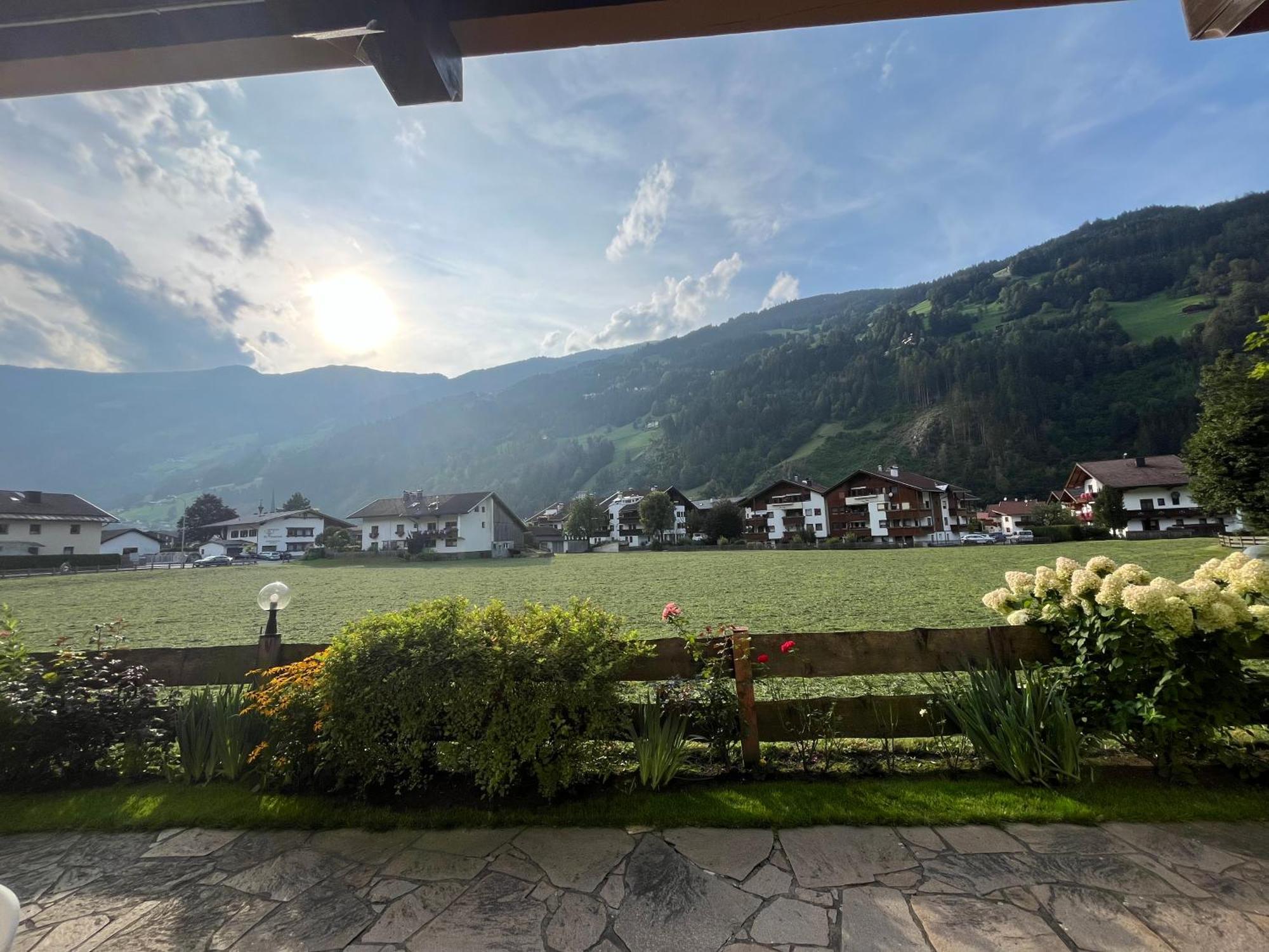 Zell Views Apartments Целль-ам-Ціллер Екстер'єр фото