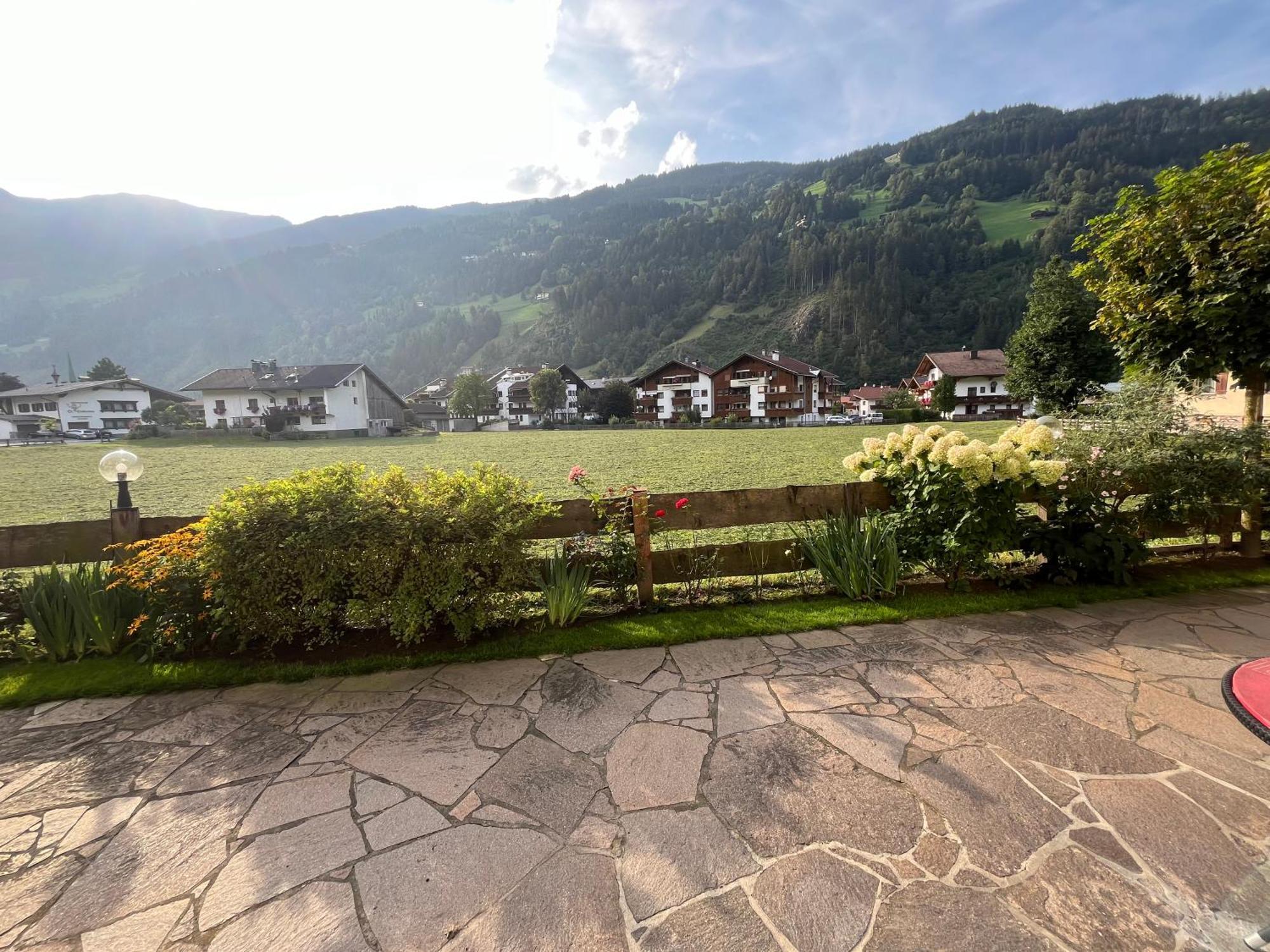 Zell Views Apartments Целль-ам-Ціллер Екстер'єр фото