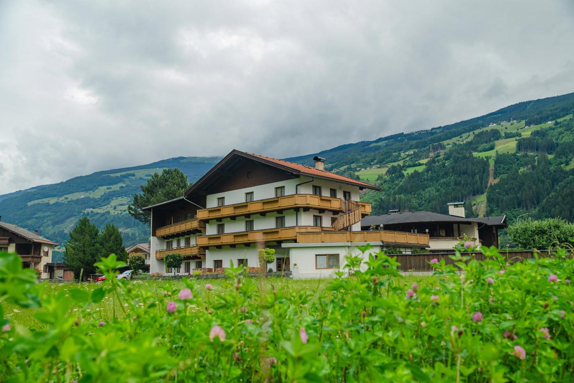 Zell Views Apartments Целль-ам-Ціллер Екстер'єр фото