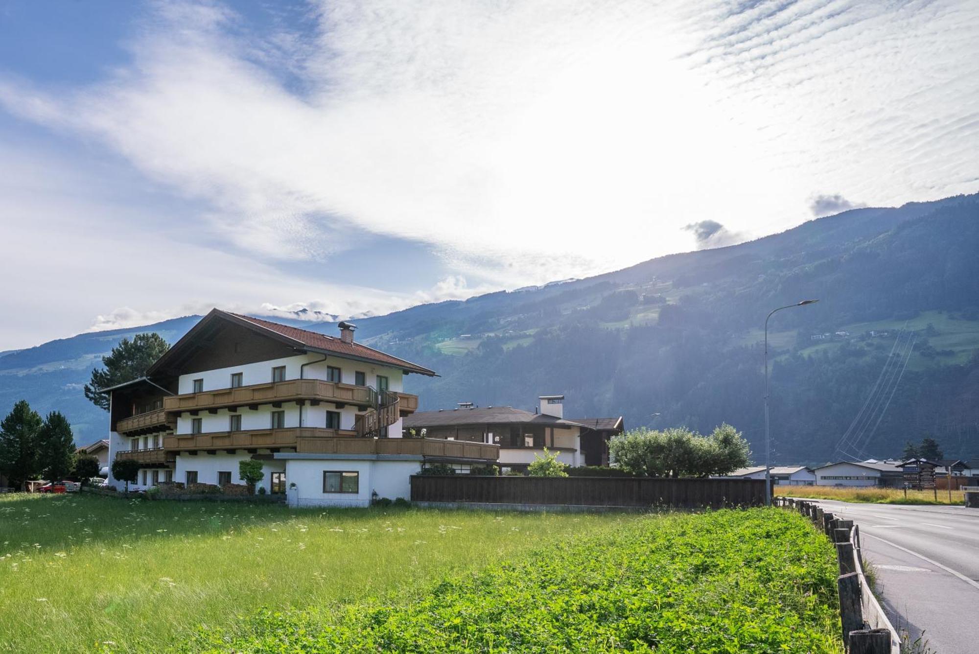 Zell Views Apartments Целль-ам-Ціллер Екстер'єр фото